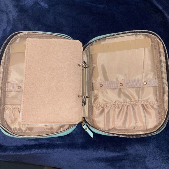 Quilted Jewelry  Organizer  Travel Case Zip Closure Multi Holders Unbranded - Picture 4 of 8